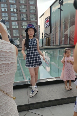 XM299格子连衣裙小姐姐网红地打卡拍照，白色内内