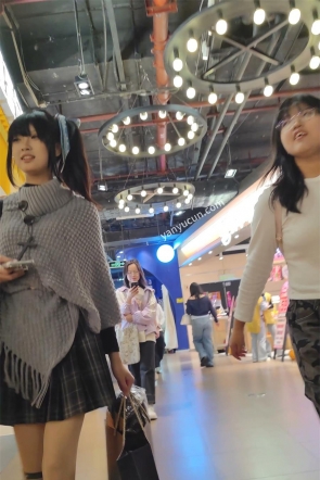 XM644肉色丝袜JK马尾小姐姐和闺蜜逛街，白色内内
