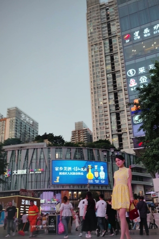 XM167黄色连衣裙肉色丝袜少妇，白色内内